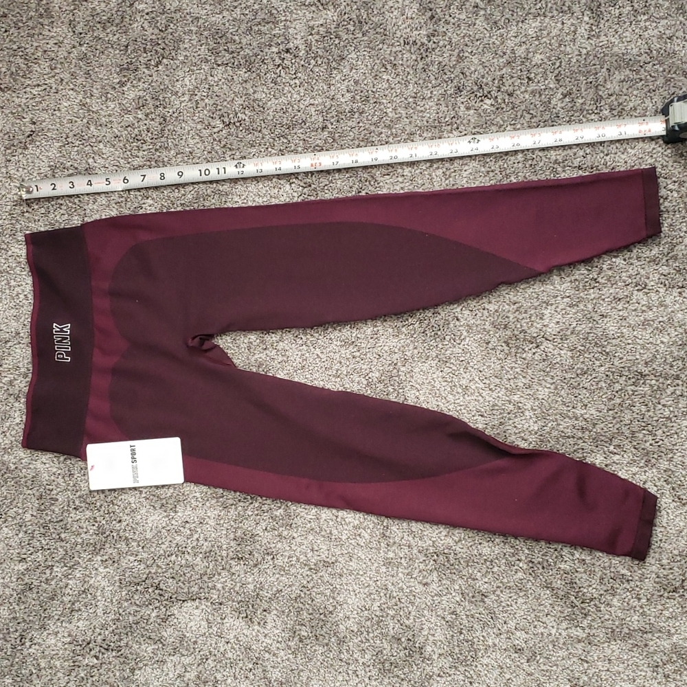 NWT!! Pink V.S Seemless Workout Tight size small SEAMLESS FULL LENGTH TIGHT